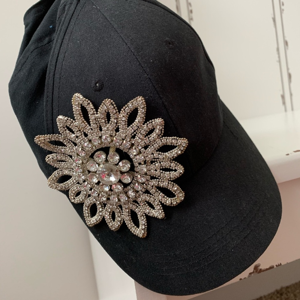 Black hat bling